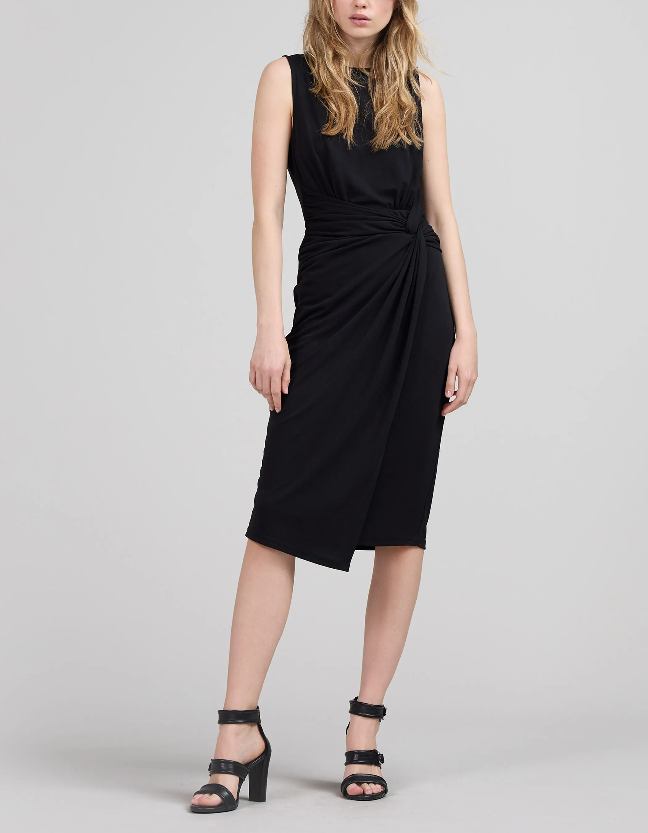 Robe noire maille recyclée effet portefeuille drapé Femme