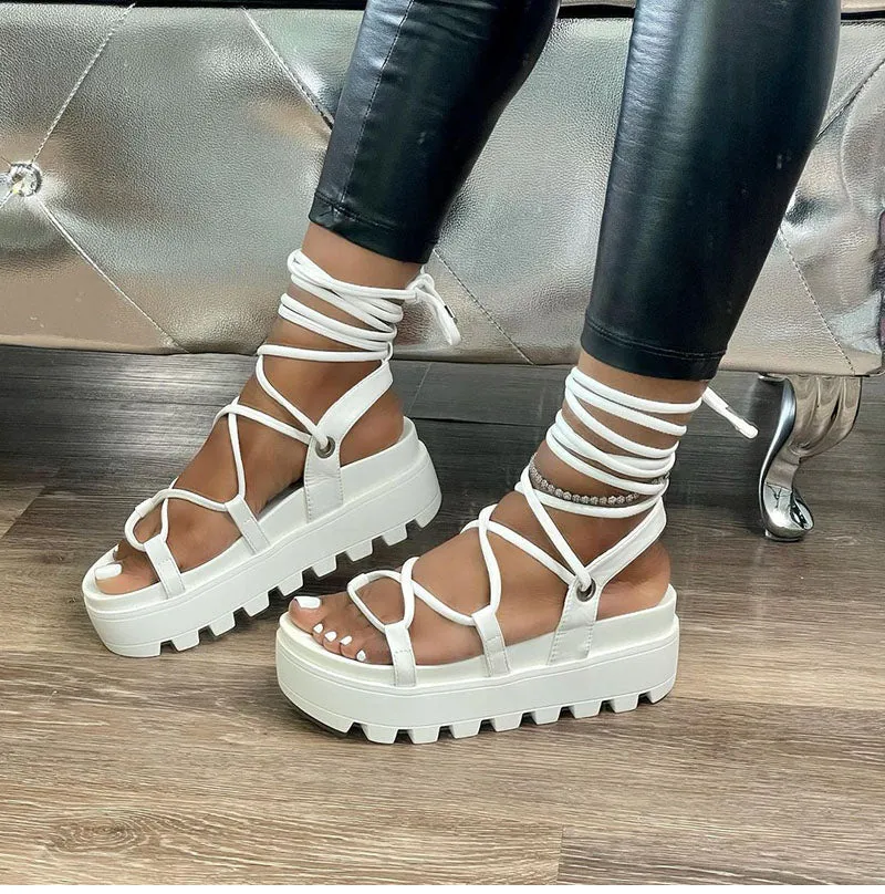 Sandale de Spartiate à semelle épaisse et à lanières croisées pour femme pour le printemps et l'été