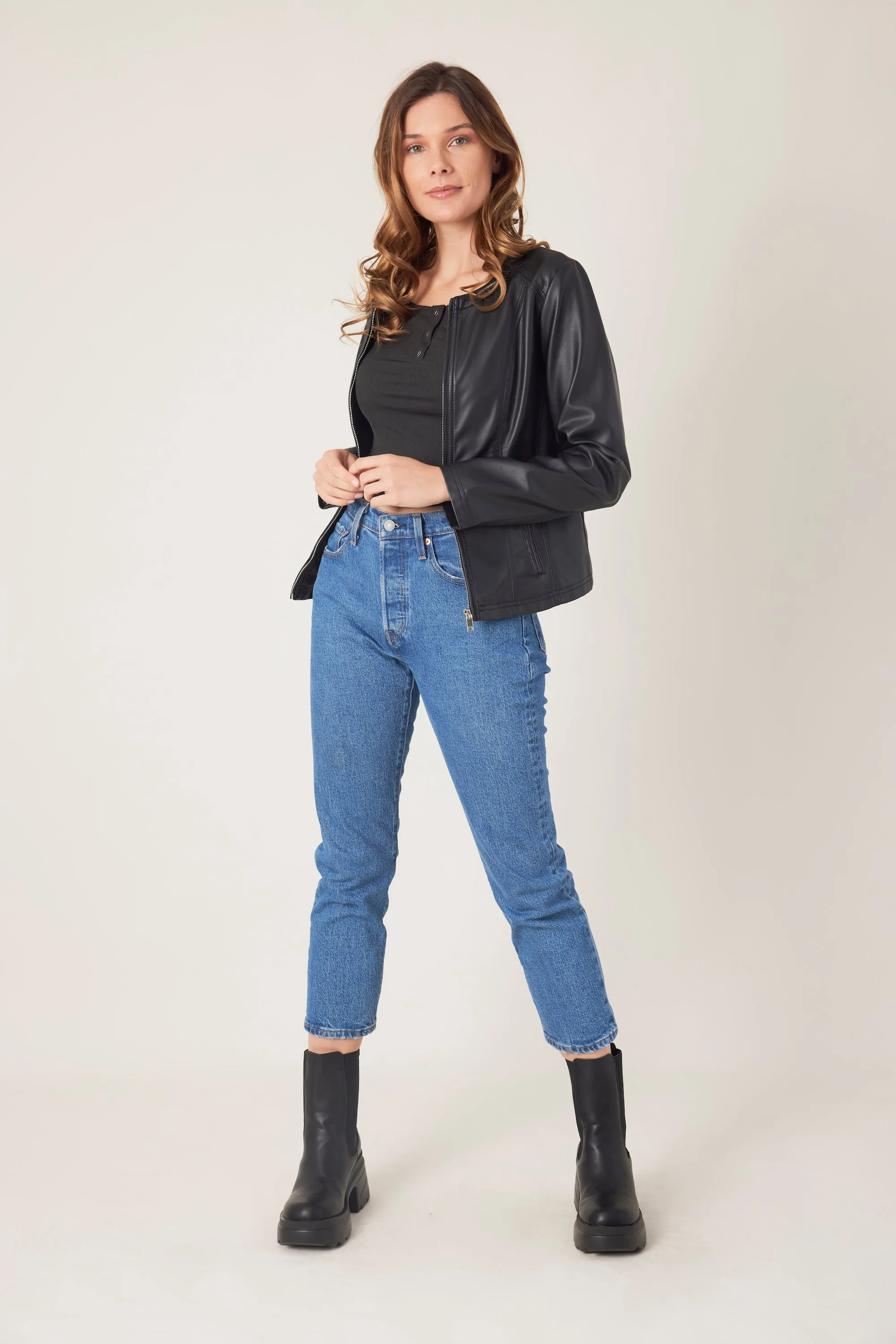Veste en similicuir col rond